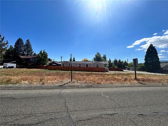 4th image of 900 Greenway Dr #15