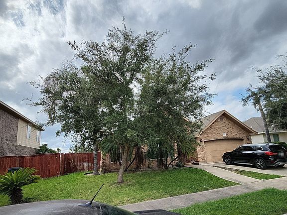 3rd image of 3406 Santa Olivia St