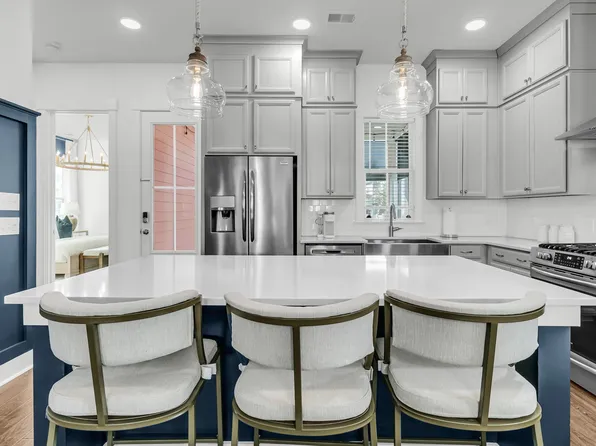 2014 Codorus Ln, Hanahan, SC 29410