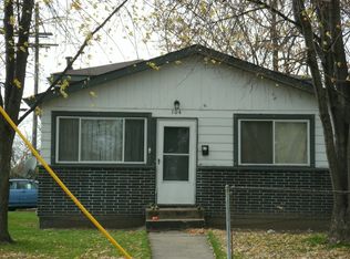 104 N Jackson St, Waukegan, IL 60085