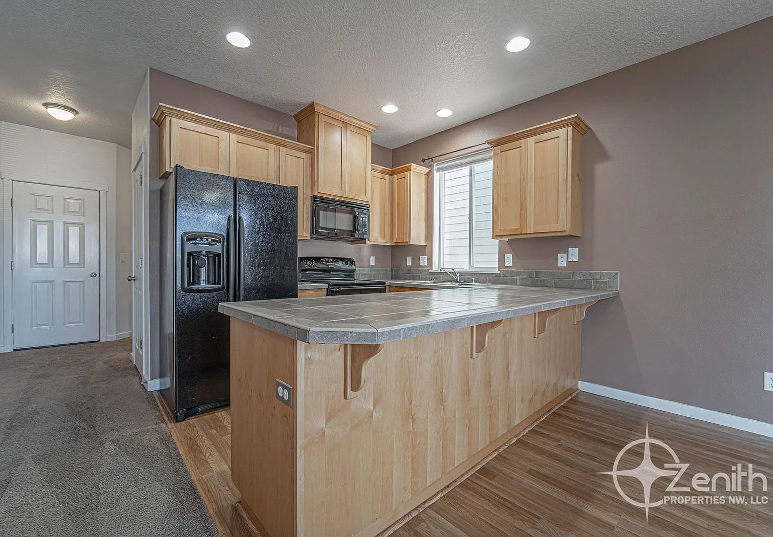3 bed, 2.5 bath, 1593 sqft, $2,395 — Photo 4