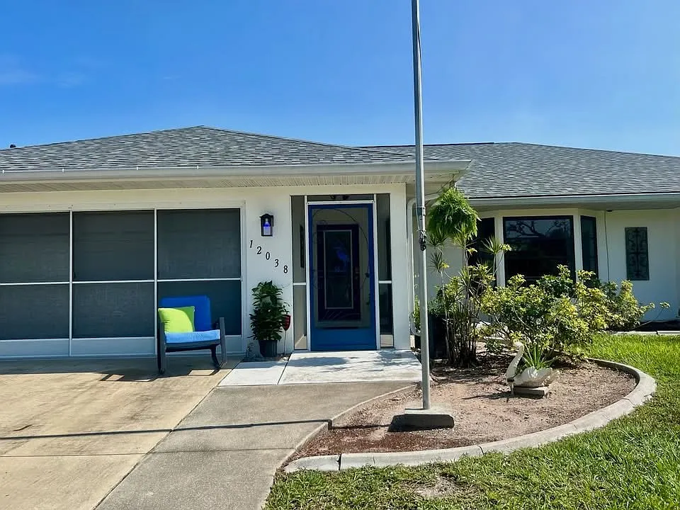 3 bed, 1828 sqft, $215 — Photo 3