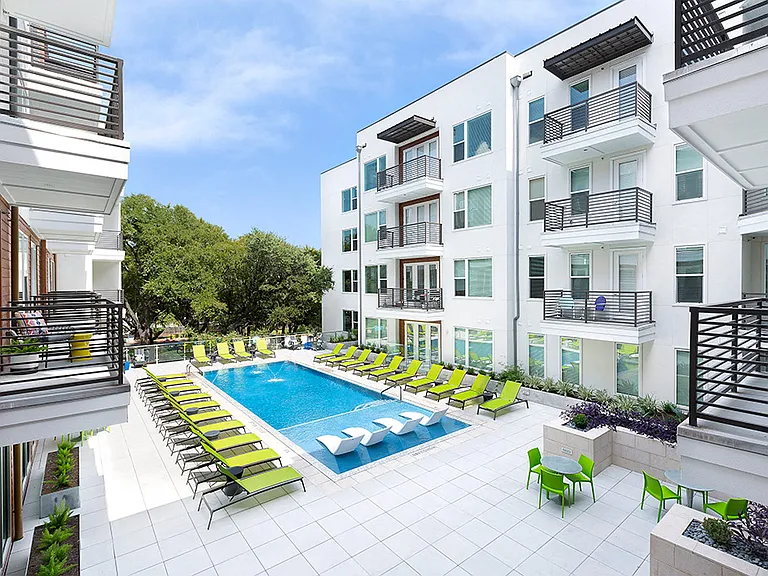 Groves South Lamar — Photo 27