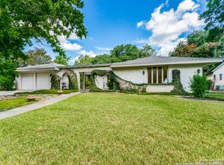 6015 Winterhaven Dr, Windcrest, TX 78239