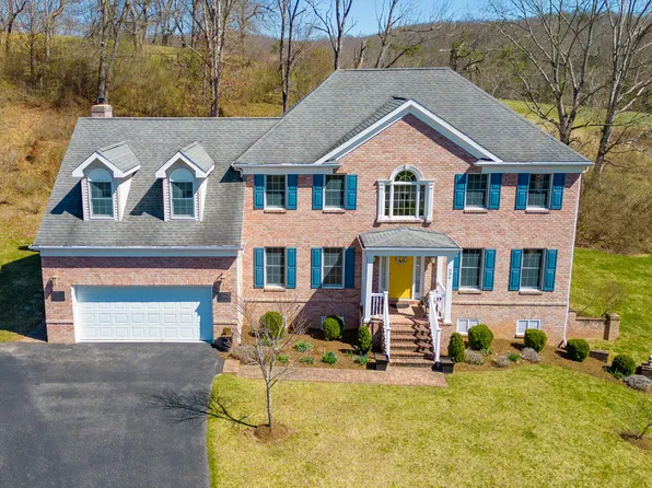 536 Lamplighter Dr, Lewisburg, WV 24901