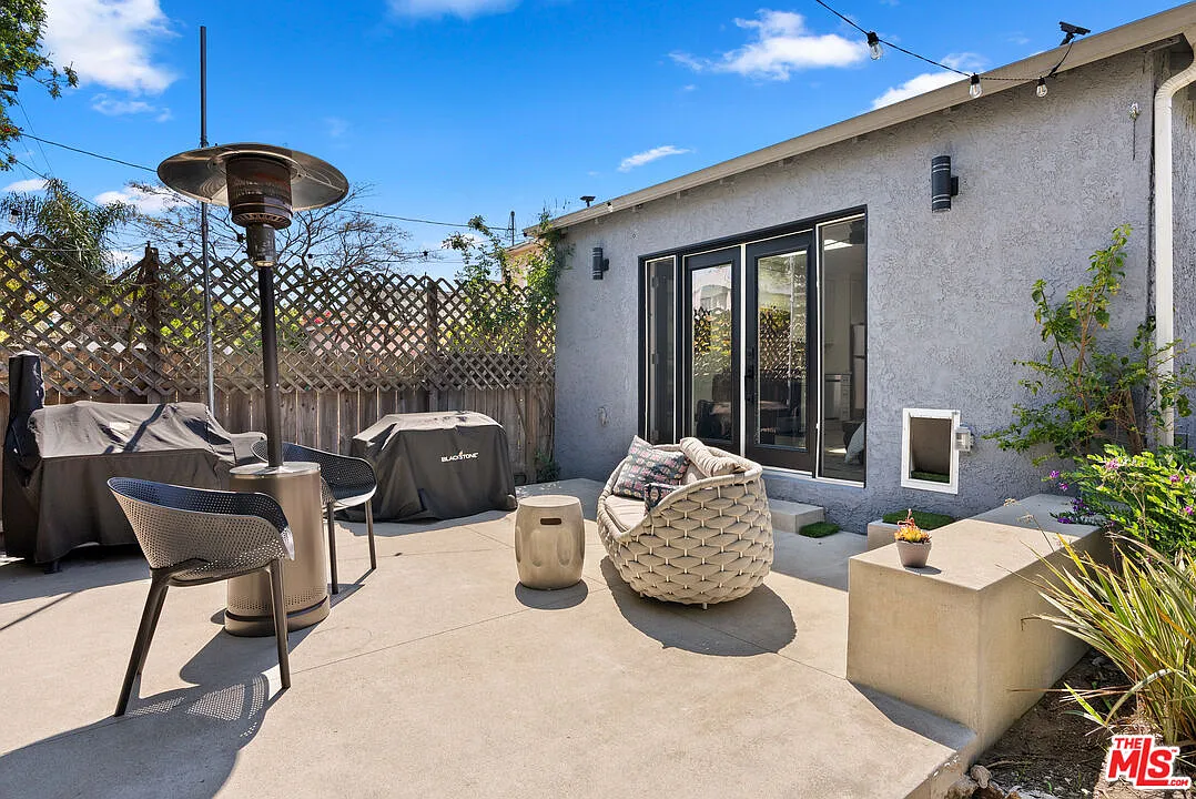 1 bed, 400 sqft, $2,400 — Photo 1