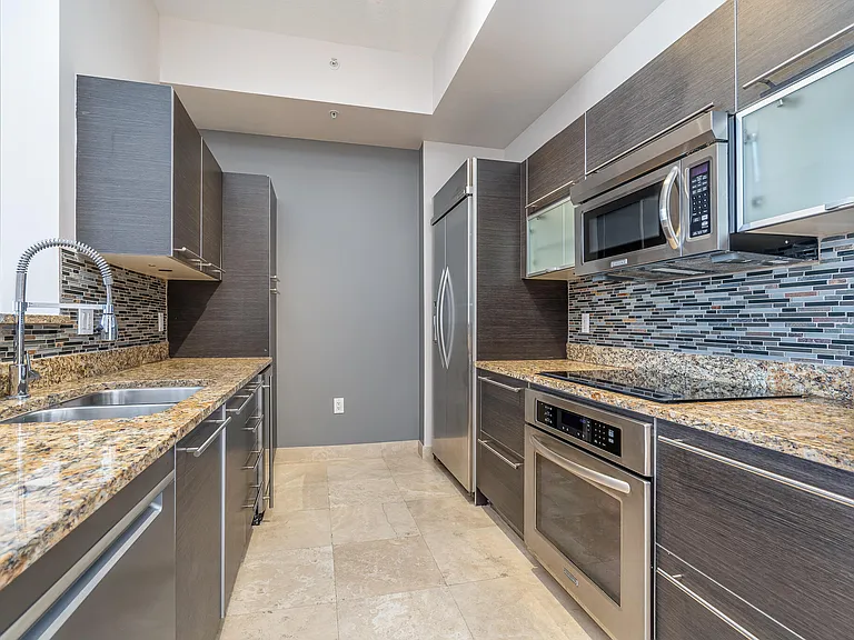 550 Okeechobee Blvd #LPH-06 — Photo 13