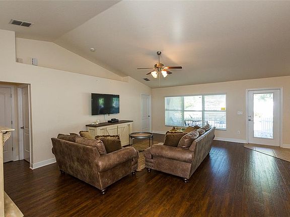 3rd image of 1651 Taylor Landing Dr