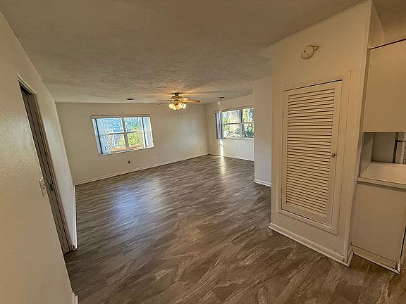4th image of 1408 W 37th Street Ct