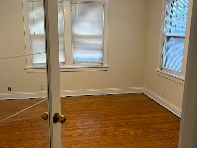2823 Hampton Ave — Photo 6