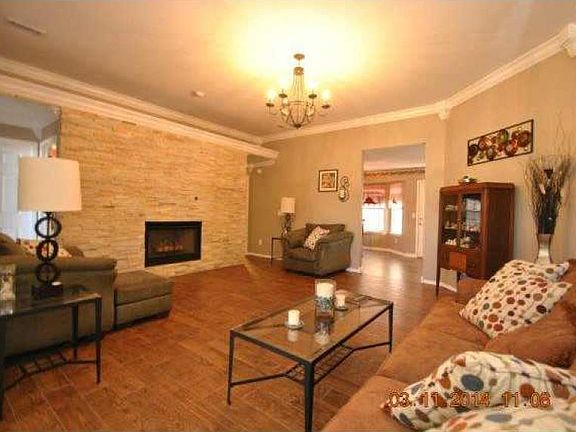 2nd image of 411 Hayden Ave