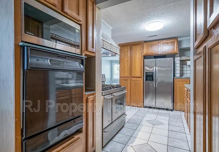5998 Polk St — Photo 18