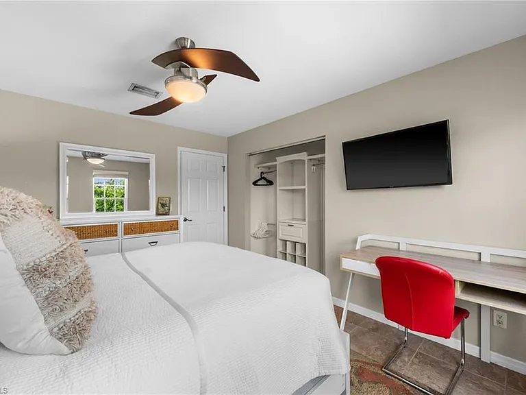 105 W Hilo St — Photo 14