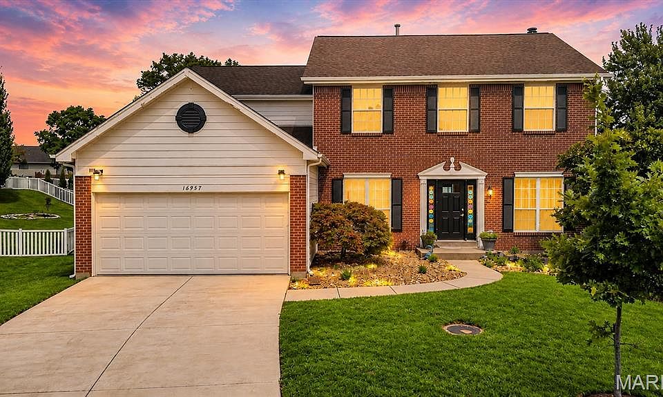 1st image of 16957 Kingstowne Place Dr