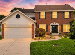 16957 Kingstowne Place Dr, Ballwin, MO 63011