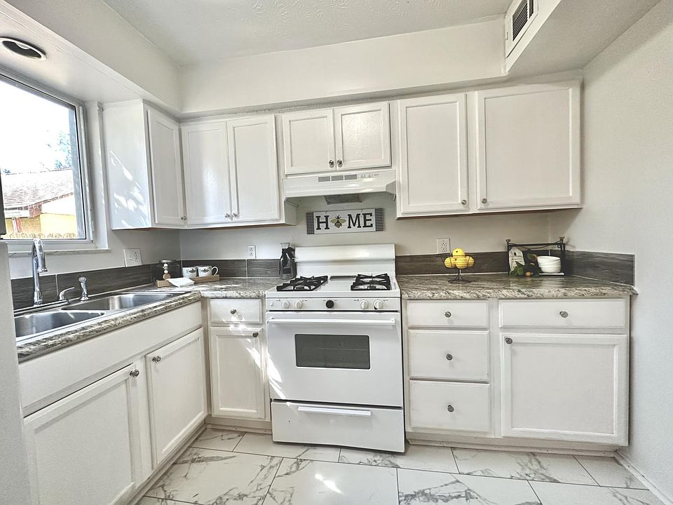 1st image of 2608 Avery St #23