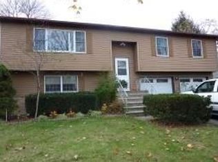 7 Adams St, Pompton Plains, NJ 07444
