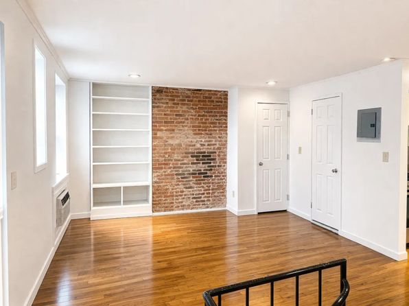 229 E 81st St APT Q