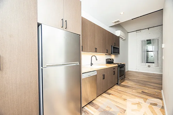 Rented by The KCI Group | media 29