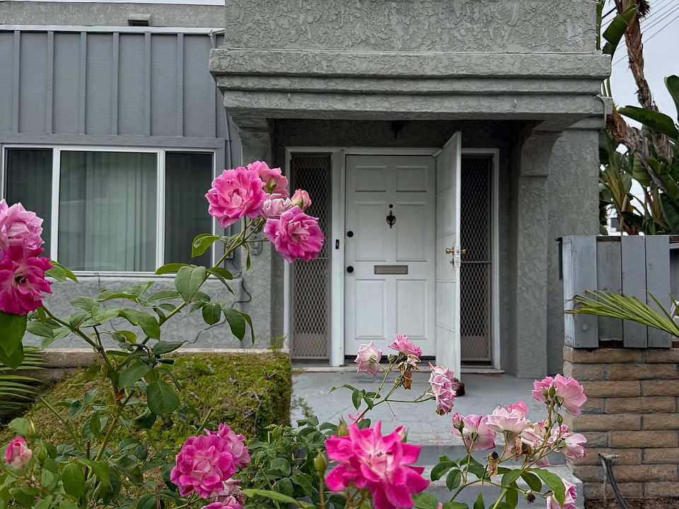 1st image of 299 N Lowena Dr