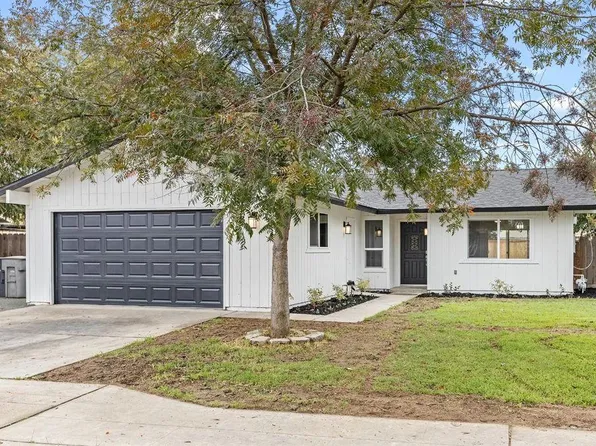1478 Ashcroft Ave, Clovis, CA 93611