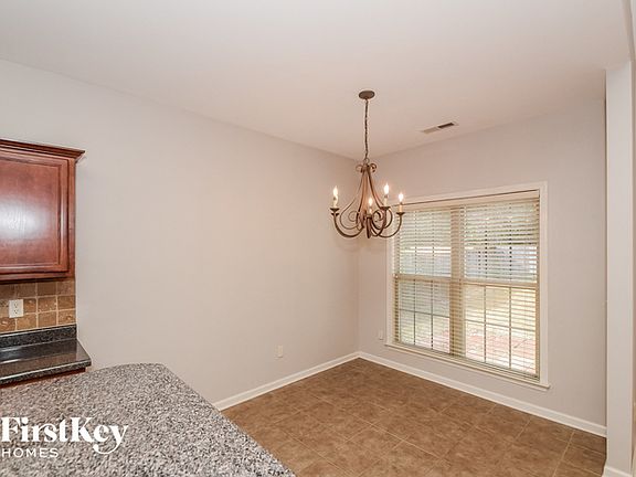 4th image of 927 Meriweather Dr