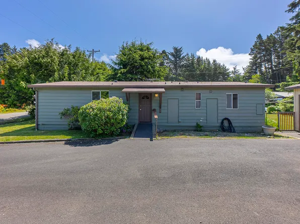 10 Hemlock Pl, Depoe Bay, OR 97341