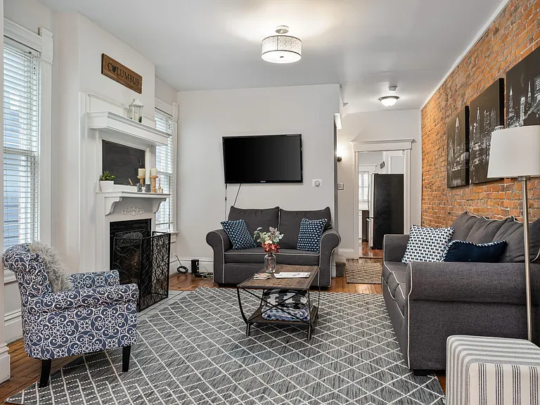802 Hamlet St — Photo 5