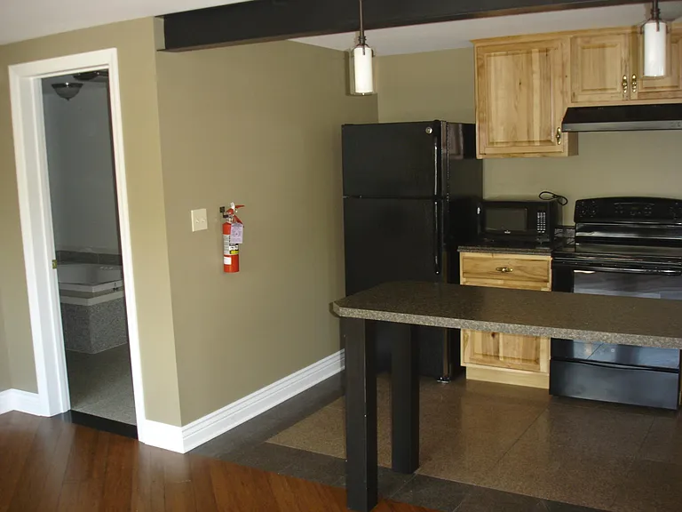 709 Oak St — Photo 3