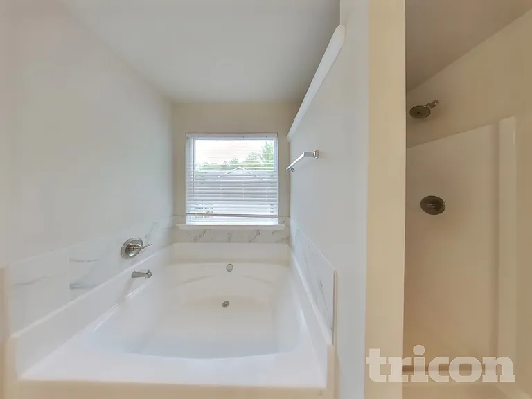 701 Jackson Ct — Photo 24