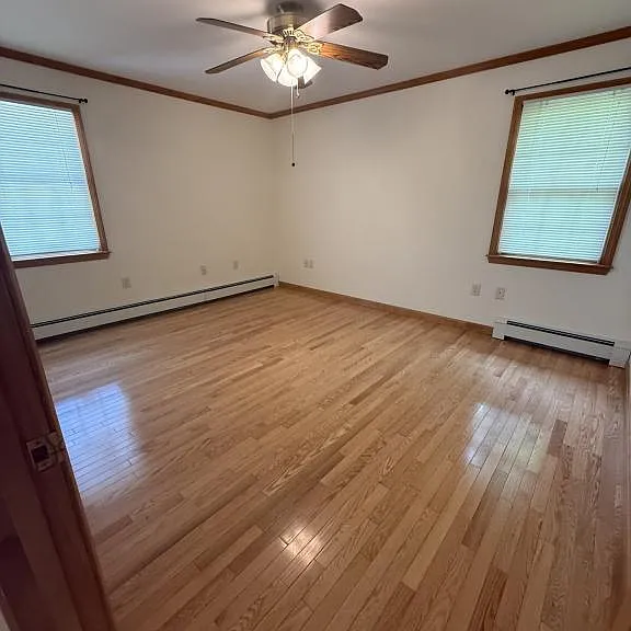 1878 Riverside Dr — Photo 5