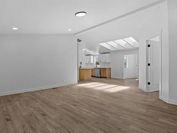 5th image of 17686 Starlight Court