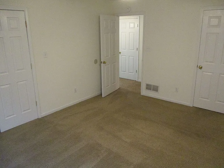 1725-1727 Louise Cir — Photo 40