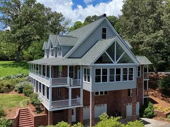 29 Caboose Ln, Hayesville, NC 28904
