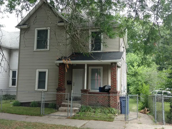 921 Dayton St SW, Grand Rapids, MI 49504