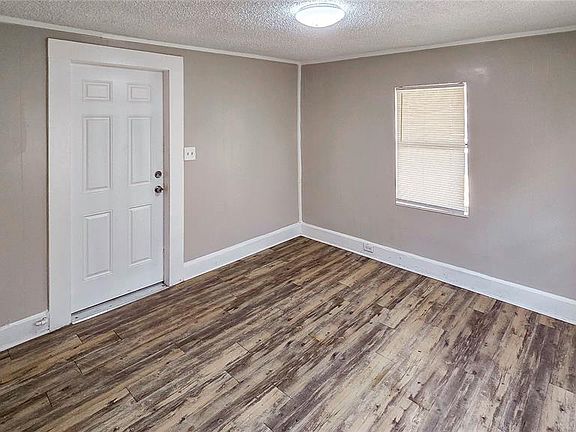 3rd image of 602 EMMA STREET