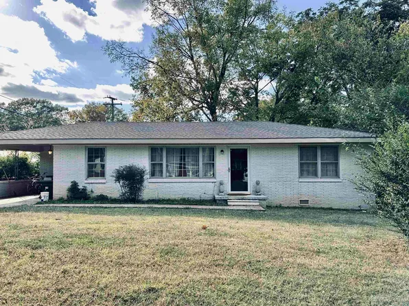 201 Normandy Dr, Florence, AL 35630