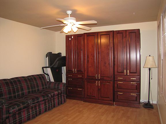 4th image of 1002 E Glenview Dr