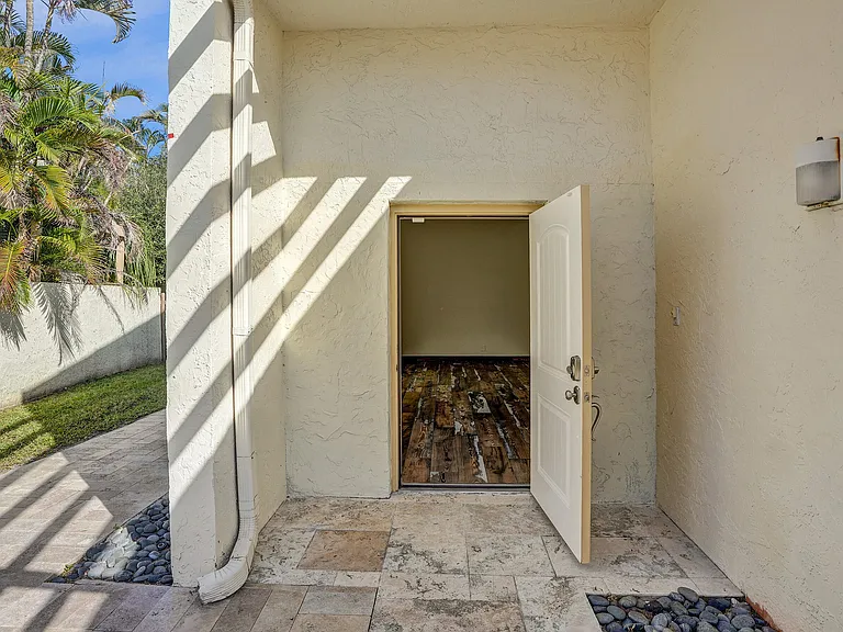21760 Contado Rd — Photo 4