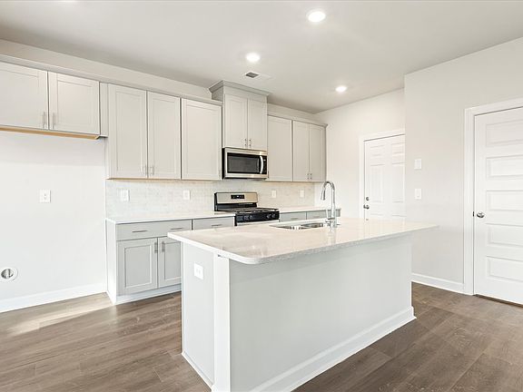 4th image of 2125 Craven Pl Lot 95