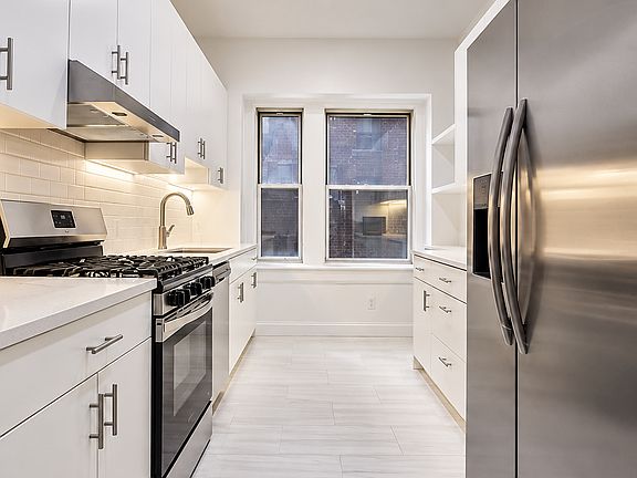5th image of 316 W 79th St APT 1WR