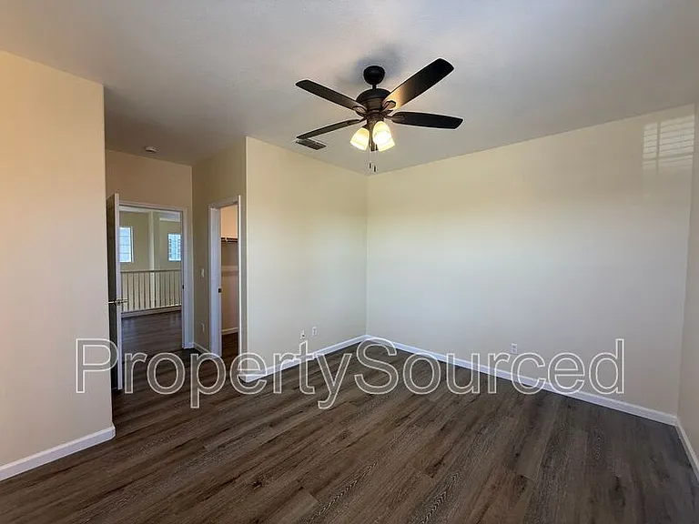 1633 Sparrowhawk St — Photo 41