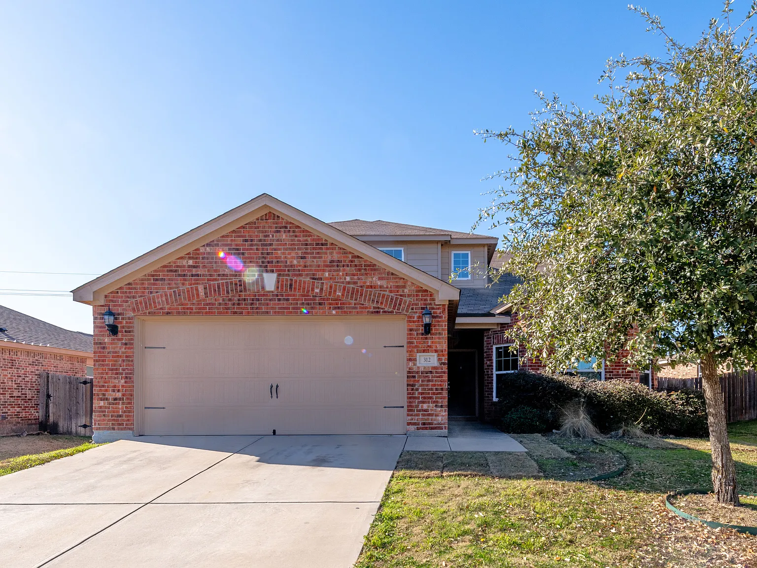 4 bed, 2.5 bath, 2170 sqft, $2,390 — Photo 2