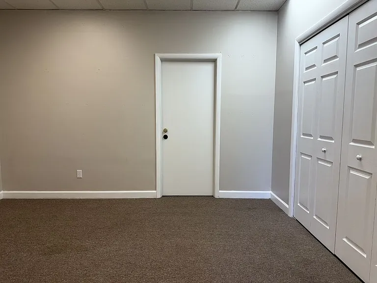 311 N Jackson St — Photo 15