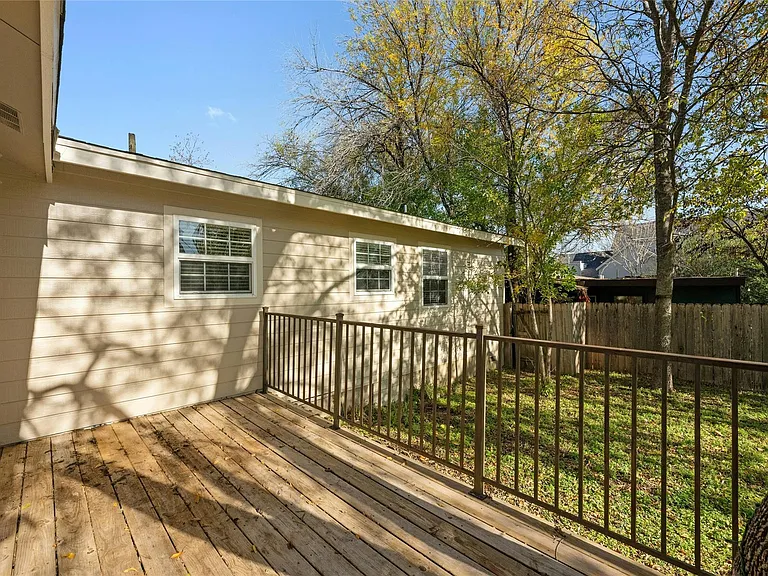 2631 W 45th St — Photo 24