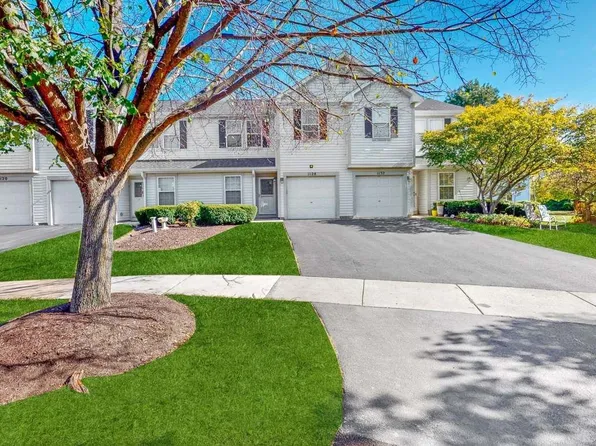 1128 Grand Lake Ct, Naperville, IL 60540