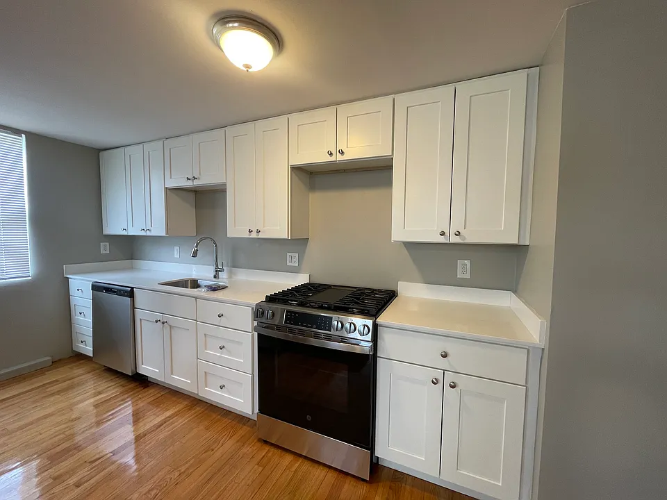 94 Brunswick St #3