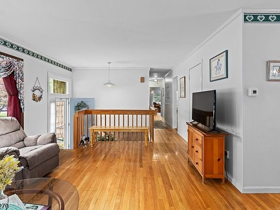 4th image of 38 Forest Dr