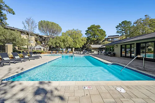 Skylark Apartments Photo 1