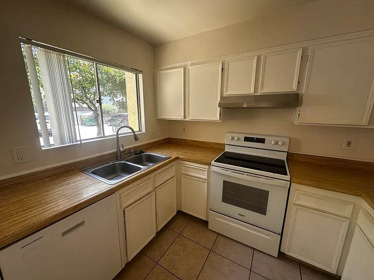 8850 Olive Ln #13 — Photo 11
